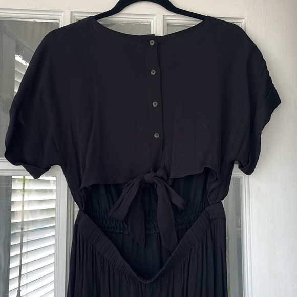 Ann Taylor black midi dress with back cutout size small - Picture 9 of 11